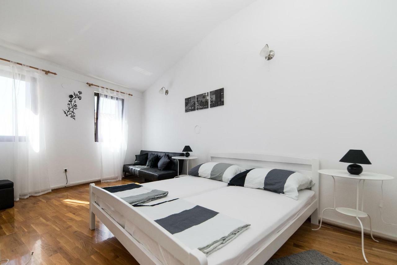 Apartmani Kristina Crikvenica Esterno foto