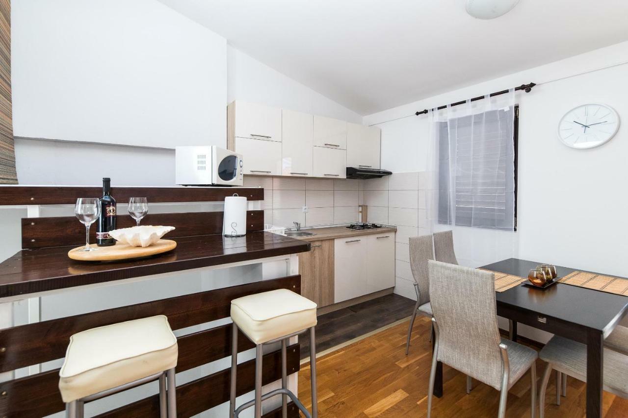 Apartmani Kristina Crikvenica Esterno foto